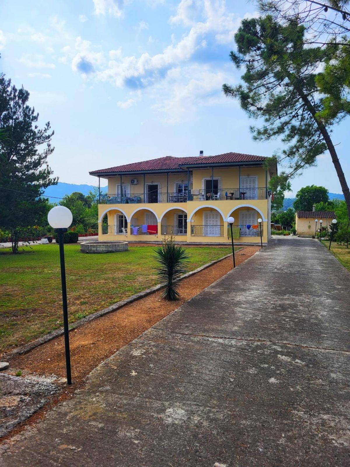 Kivotos Villa Studios Roda  Extérieur photo