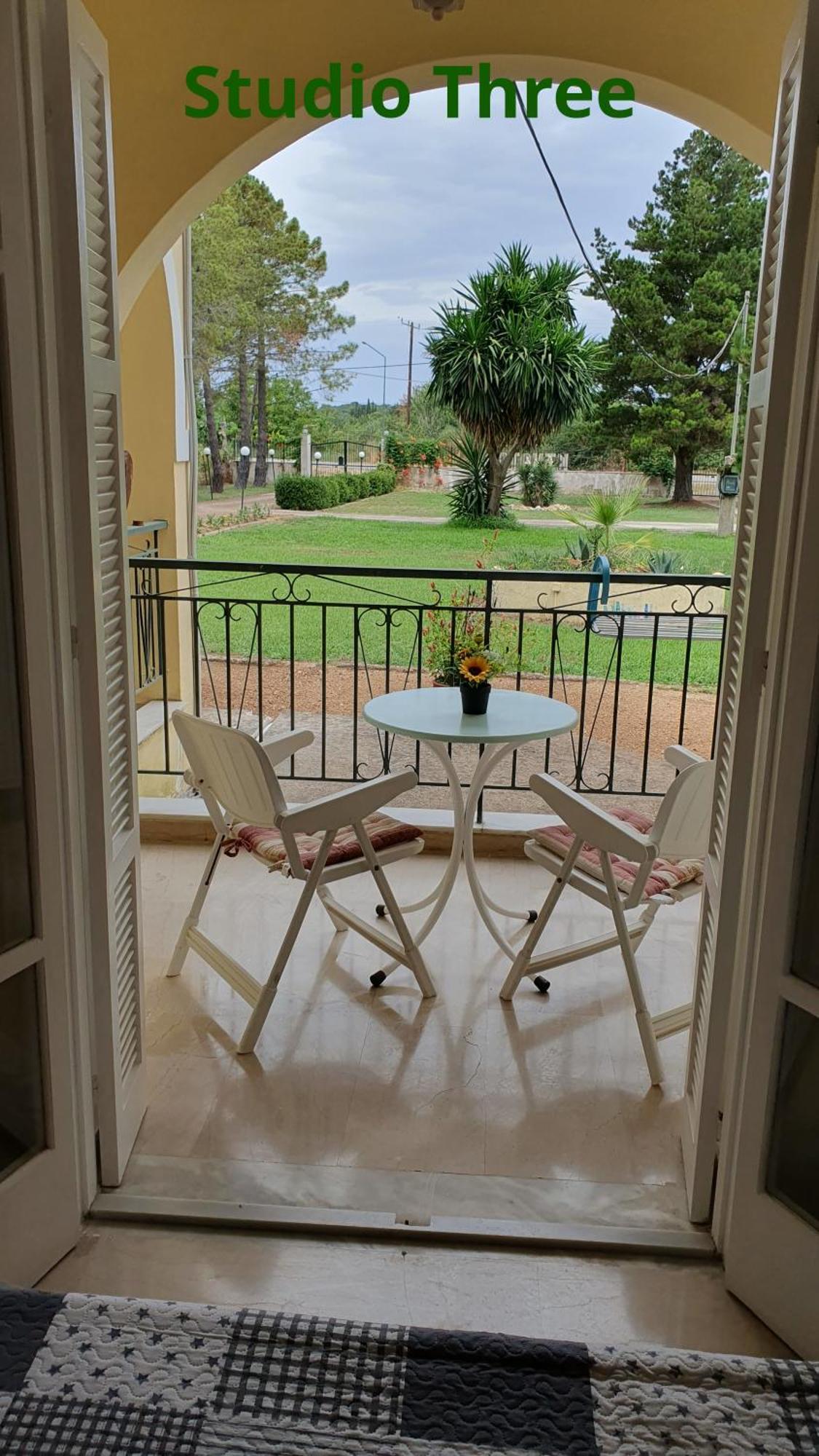 Kivotos Villa Studios Roda  Extérieur photo