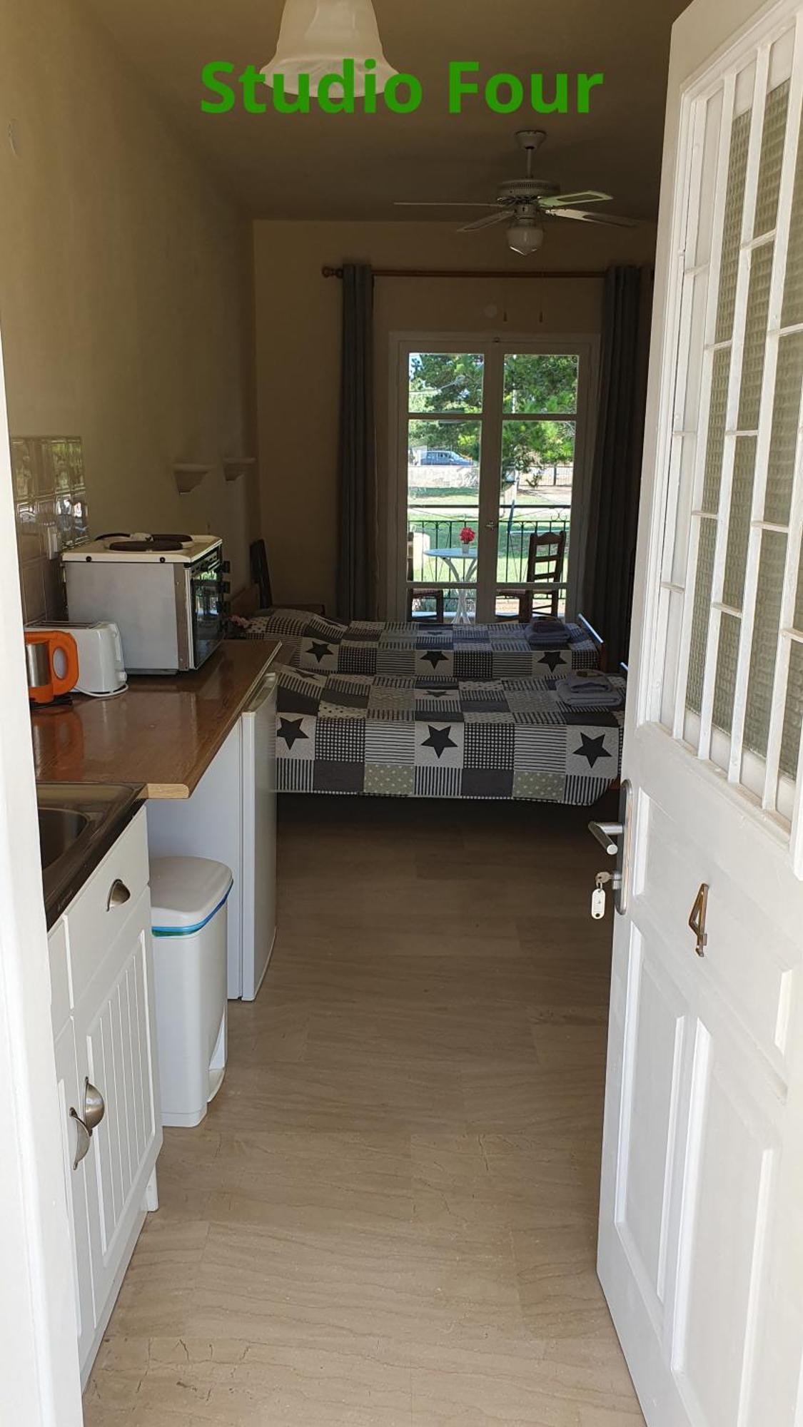 Kivotos Villa Studios Roda  Extérieur photo