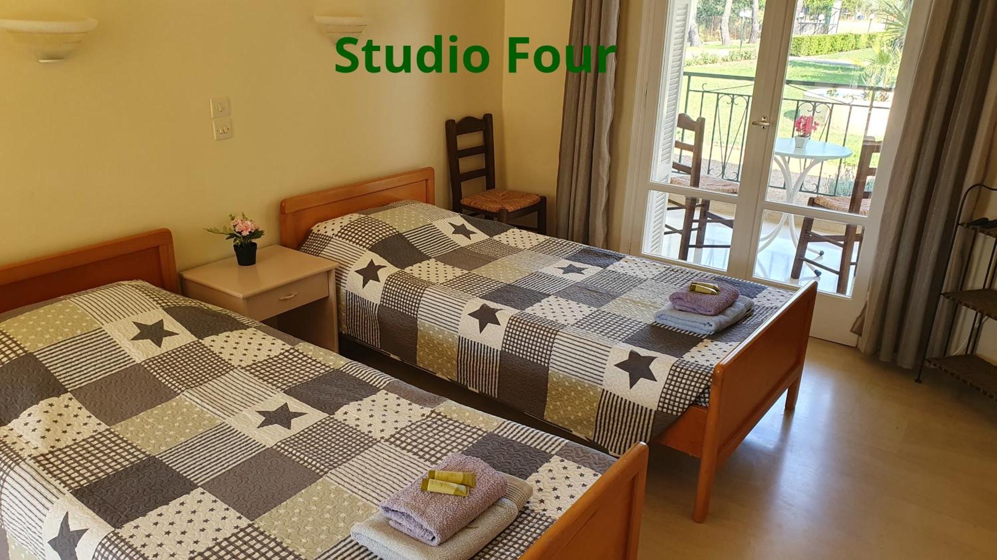 Kivotos Villa Studios Roda  Extérieur photo